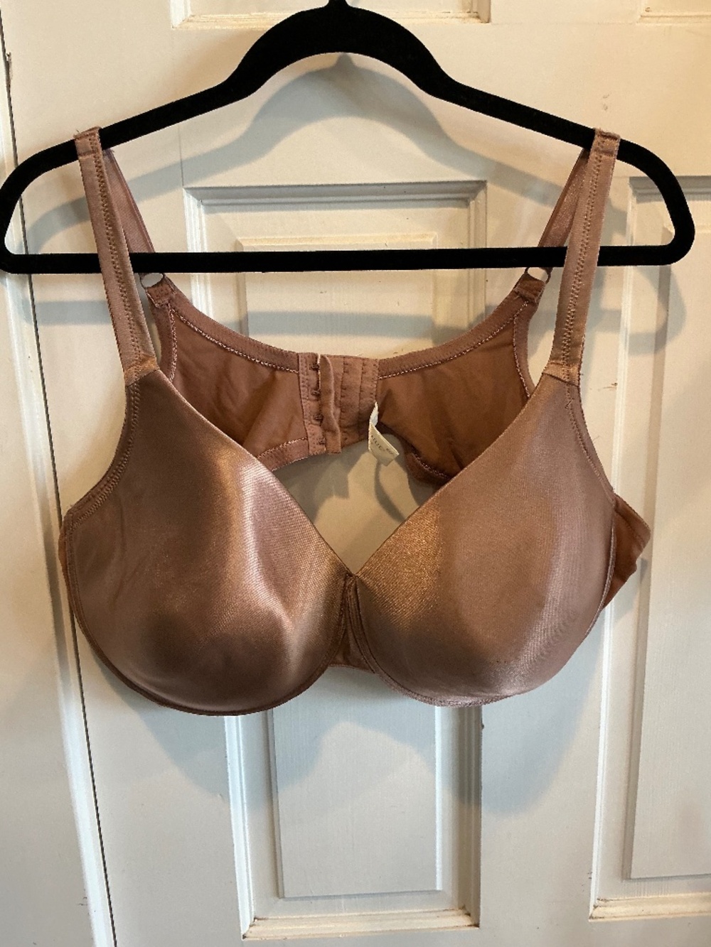 Avenue Body sateen underwire bra!  Brand new with tags!  Plus size 46DD